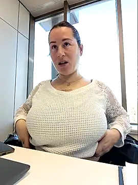 Snapshot of bichota85 chatting on 02/06/26, 09:56 bichota85 online show from 02/06/26, 09:56