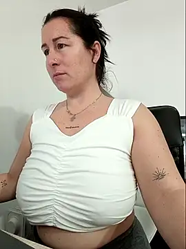 Snapshot of bichota85 chatting on 02/08/26, 11:02 bichota85 online show from 02/08/26, 11:02