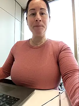 Snapshot of bichota85 chatting on 02/09/26, 10:08 bichota85 online show from 02/09/26, 10:08