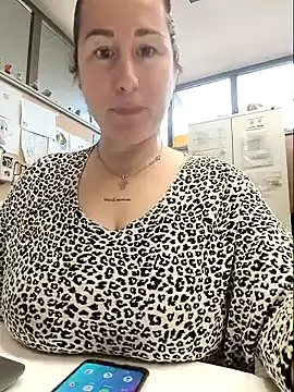 Snapshot of bichota85 chatting on 02/10/26, 12:31 bichota85 online show from 02/10/26, 12:31