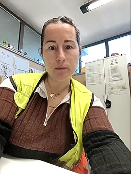 Snapshot of bichota85 chatting on 03/17/26, 11:24 bichota85 online show from 03/17/26, 11:24