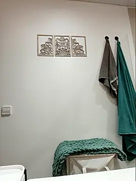 Snapshot of bichota85 chatting on 04/06/26, 09:54 bichota85 online show from 04/06/26, 09:54