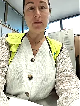 Snapshot of bichota85 chatting on 04/16/26, 10:05 bichota85 online show from 04/16/26, 10:05