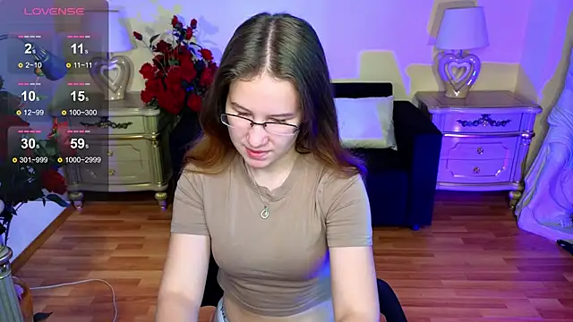 Snapshot of Lisa_Roses chatting on 09/30/25, 04:17 Lisa Roses online show from 09/30/25, 04:17