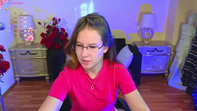 Snapshot of Lisa_Roses chatting on 10/07/25, 04:20 Lisa Roses online show from 10/07/25, 04:20