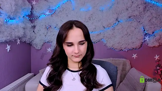 Snapshot of ariana_ross7 chatting on 06/15/26, 07:27 ariana ross7 online show from 06/15/26, 07:27