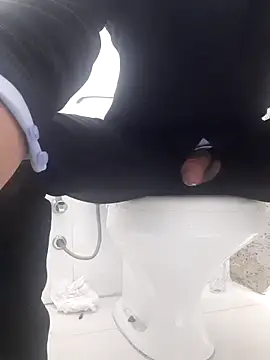 Snapshot of oi_novin2 chatting on 10/25/25, 12:56 oi novin2 online show from 10/25/25, 12:56