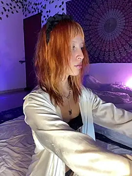 Nymphel1Moth online show from 09/25/25, 02:15