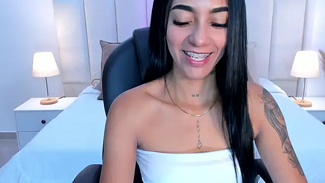 miavegas1 online show from 10/21/25, 12:00