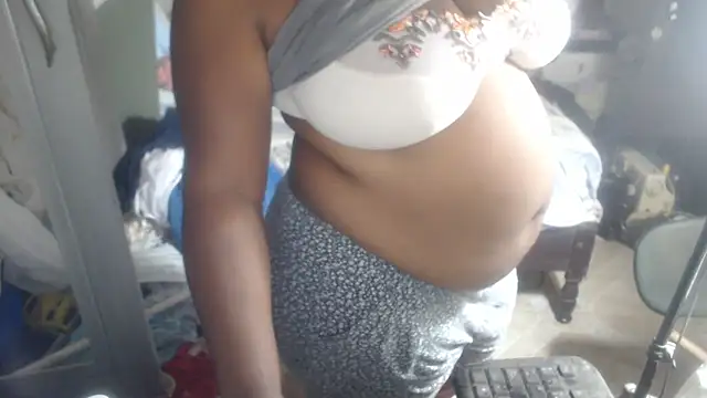 Snapshot of rachelexoticgirl chatting on 07/15/26, 03:34 rachelexoticgirl online show from 07/15/26, 03:34