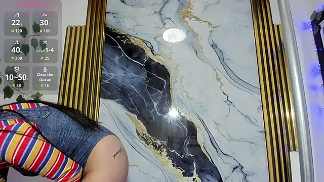 brittanyy20 online show from 10/28/25, 09:46