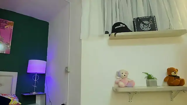 Snapshot of prettygirl691 chatting on 09/22/25, 01:40 prettygirl691 online show from 09/22/25, 01:40