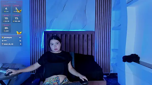 LunaWiill  online show from 10/04/25, 12:14