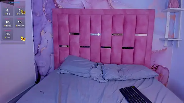 LunaWiill  online show from 10/10/25, 03:22