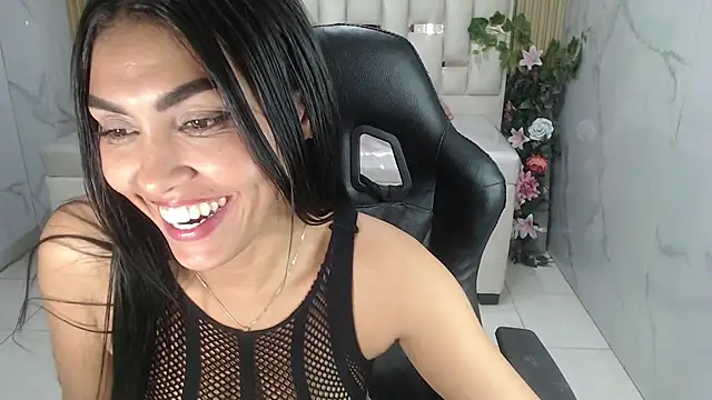 lissandra s online show from 11/28/25, 09:23