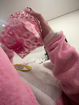 Snapshot of Daphnee-x chatting on 02/01/26, 12:37 Daphnee-x online show from 02/01/26, 12:37