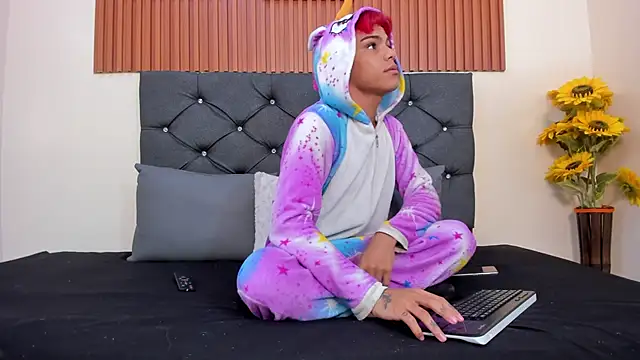 enzo carter online show from 09/23/25, 12:52