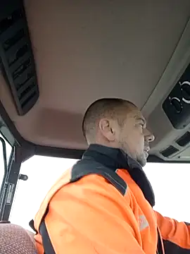 hugoboys4576 online show from 10/09/25, 06:55