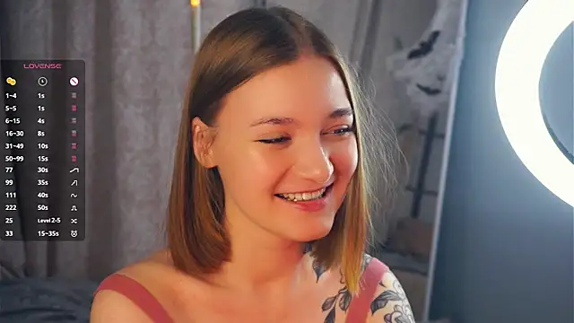 Snapshot of JinnySitts chatting on 11/05/25, 08:20 JinnySitts online show from 11/05/25, 08:20