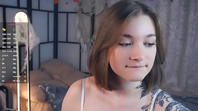 Snapshot of JinnySitts chatting on 11/08/25, 08:51 JinnySitts online show from 11/08/25, 08:51