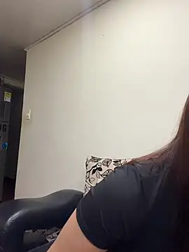 Snapshot of Karlee_Grey1 chatting on 05/15/26, 02:07 Karlee Grey1 online show from 05/15/26, 02:07