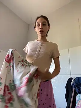 Snapshot of loirinhaaa chatting on 09/18/25, 02:08 loirinhaaa online show from 09/18/25, 02:08