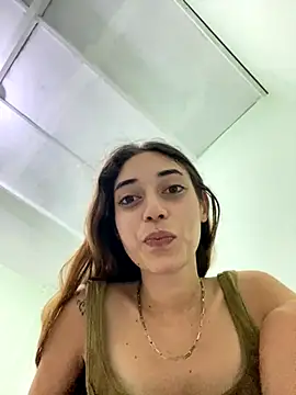 Snapshot of loirinhaaa chatting on 10/13/25, 04:07 loirinhaaa online show from 10/13/25, 04:07