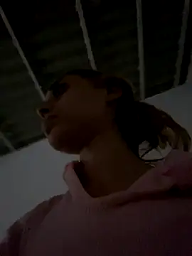 Snapshot of loirinhaaa chatting on 10/22/25, 05:45 loirinhaaa online show from 10/22/25, 05:45