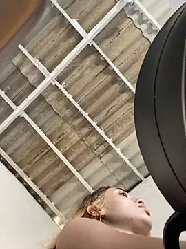 Snapshot of loirinhaaa chatting on 11/05/25, 03:12 loirinhaaa online show from 11/05/25, 03:12