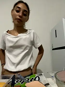 Snapshot of loirinhaaa chatting on 11/07/25, 10:10 loirinhaaa online show from 11/07/25, 10:10