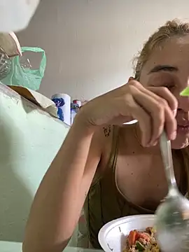 Snapshot of loirinhaaa chatting on 03/03/26, 05:19 loirinhaaa online show from 03/03/26, 05:19