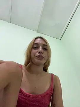 Snapshot of loirinhaaa chatting on 03/16/26, 10:47 loirinhaaa online show from 03/16/26, 10:47