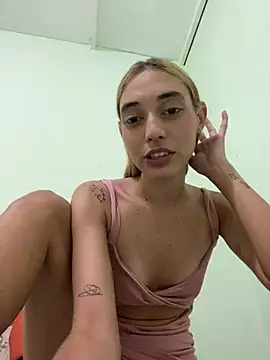 Snapshot of loirinhaaa chatting on 03/24/26, 09:31 loirinhaaa online show from 03/24/26, 09:31