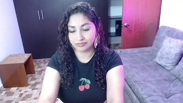 Snapshot of Gia_Dior chatting on 03/28/26, 10:09 Gia Dior online show from 03/28/26, 10:09