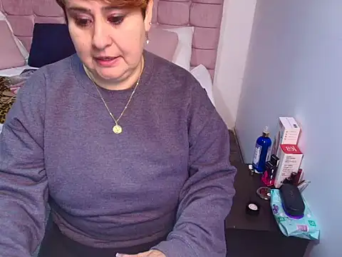 Snapshot of Sasharosee2 chatting on 09/18/25, 11:56 Sasharosee2 online show from 09/18/25, 11:56