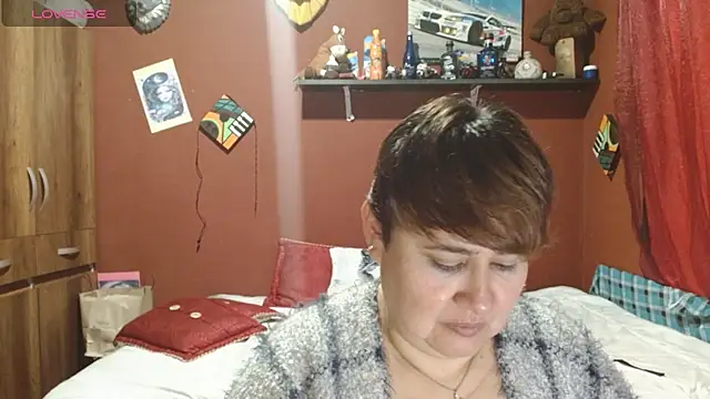 Snapshot of Sasharosee2 chatting on 10/18/25, 12:50 Sasharosee2 online show from 10/18/25, 12:50