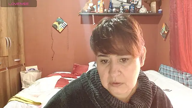 Snapshot of Sasharosee2 chatting on 10/27/25, 12:31 Sasharosee2 online show from 10/27/25, 12:31