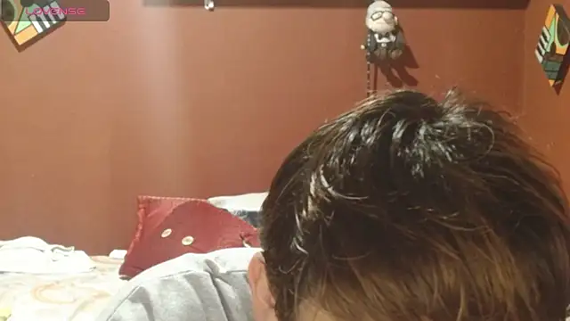 Snapshot of Sasharosee2 chatting on 11/04/25, 12:48 Sasharosee2 online show from 11/04/25, 12:48