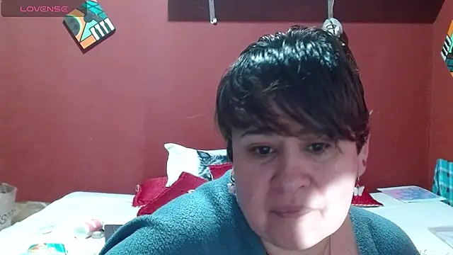 Snapshot of Sasharosee2 chatting on 11/23/25, 01:22 Sasharosee2 online show from 11/23/25, 01:22