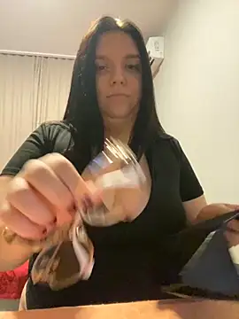 Ellainaaa online show from 10/24/25, 07:32