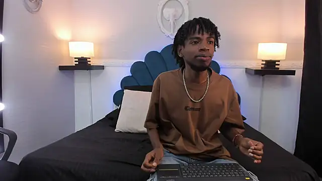 Snapshot of AllexJacob chatting on 09/18/25, 01:35 AllexJacob online show from 09/18/25, 01:35