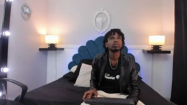 Snapshot of AllexJacob chatting on 09/19/25, 12:50 AllexJacob online show from 09/19/25, 12:50