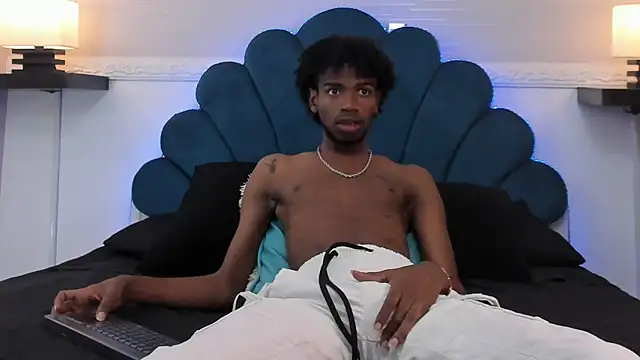 Snapshot of AllexJacob chatting on 09/23/25, 01:03 AllexJacob online show from 09/23/25, 01:03