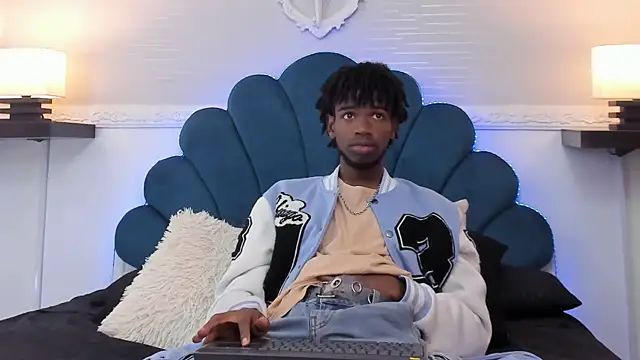 Snapshot of AllexJacob chatting on 09/29/25, 01:27 AllexJacob online show from 09/29/25, 01:27