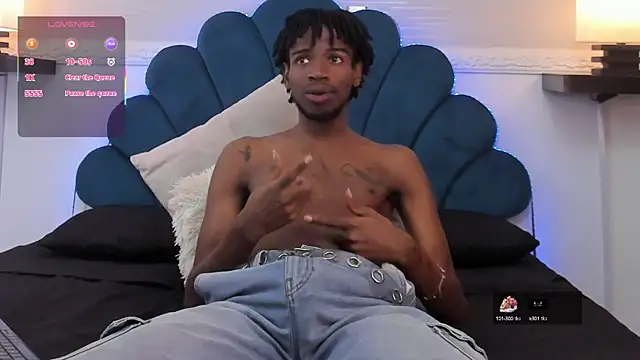 Snapshot of AllexJacob chatting on 10/15/25, 01:33 AllexJacob online show from 10/15/25, 01:33