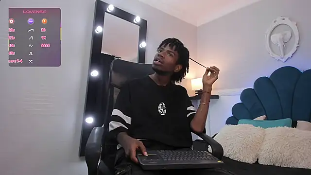 Snapshot of AllexJacob chatting on 10/16/25, 01:01 AllexJacob online show from 10/16/25, 01:01