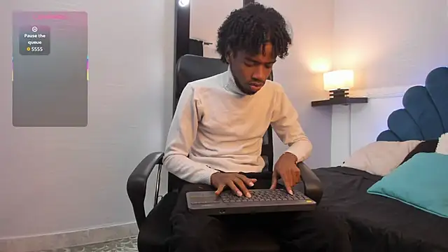 Snapshot of AllexJacob chatting on 10/23/25, 01:10 AllexJacob online show from 10/23/25, 01:10