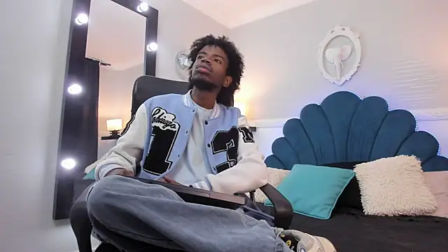 Snapshot of AllexJacob chatting on 10/28/25, 12:52 AllexJacob online show from 10/28/25, 12:52