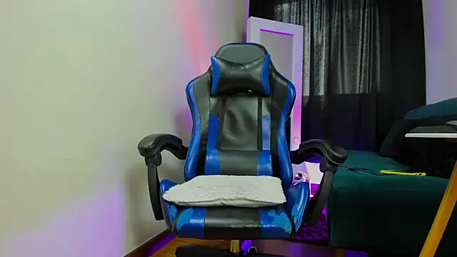 Charliejones  online show from 09/25/25, 07:50