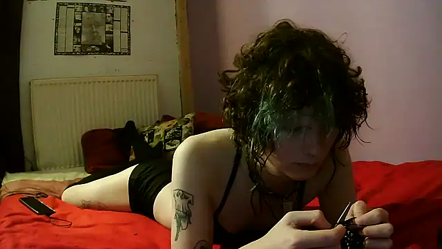 Snapshot of Nydia_Levine chatting on 10/01/25, 12:11 Nydia Levine online show from 10/01/25, 12:11